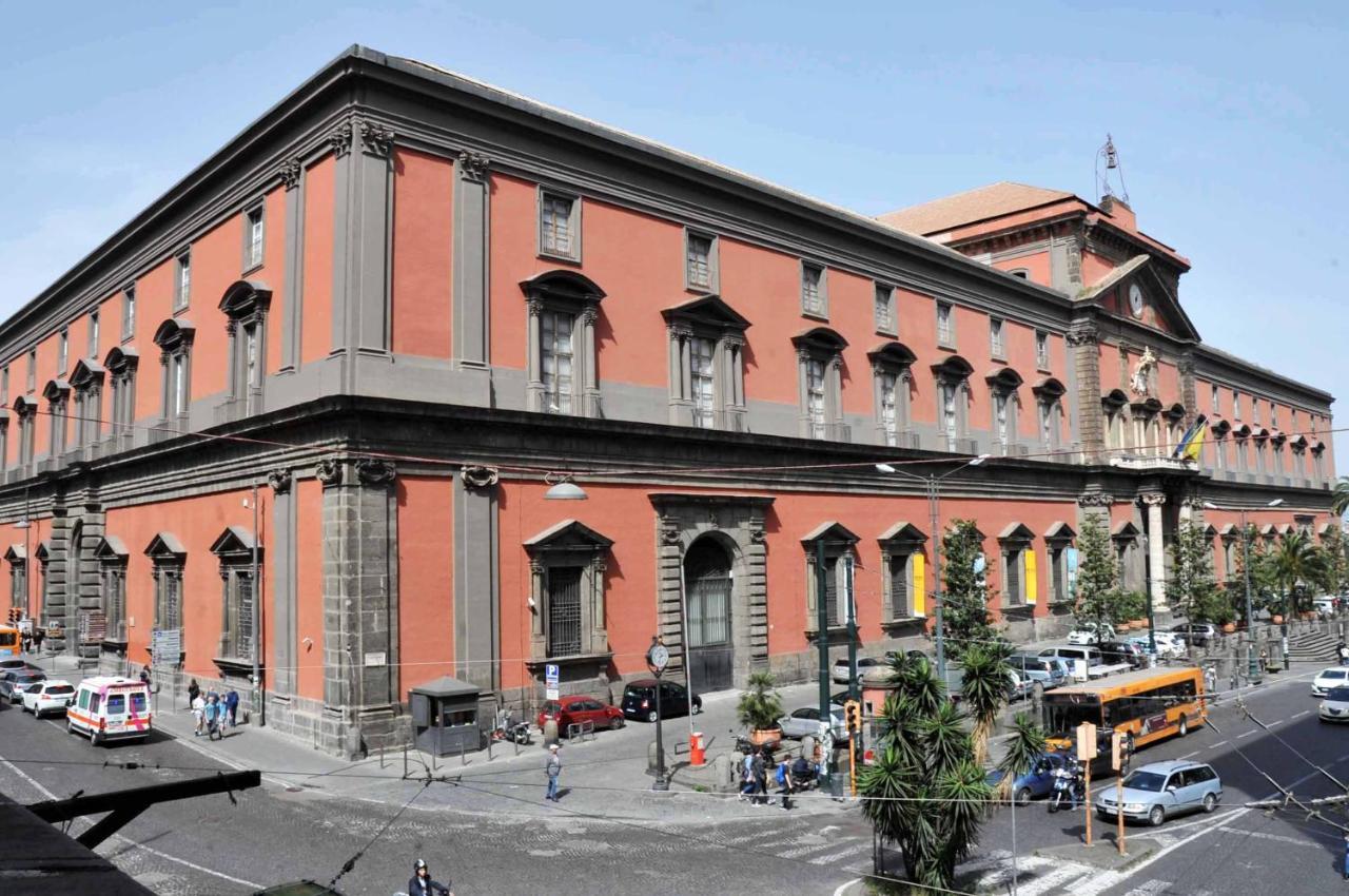 Appartement La Dimora Di Vittoria Napels